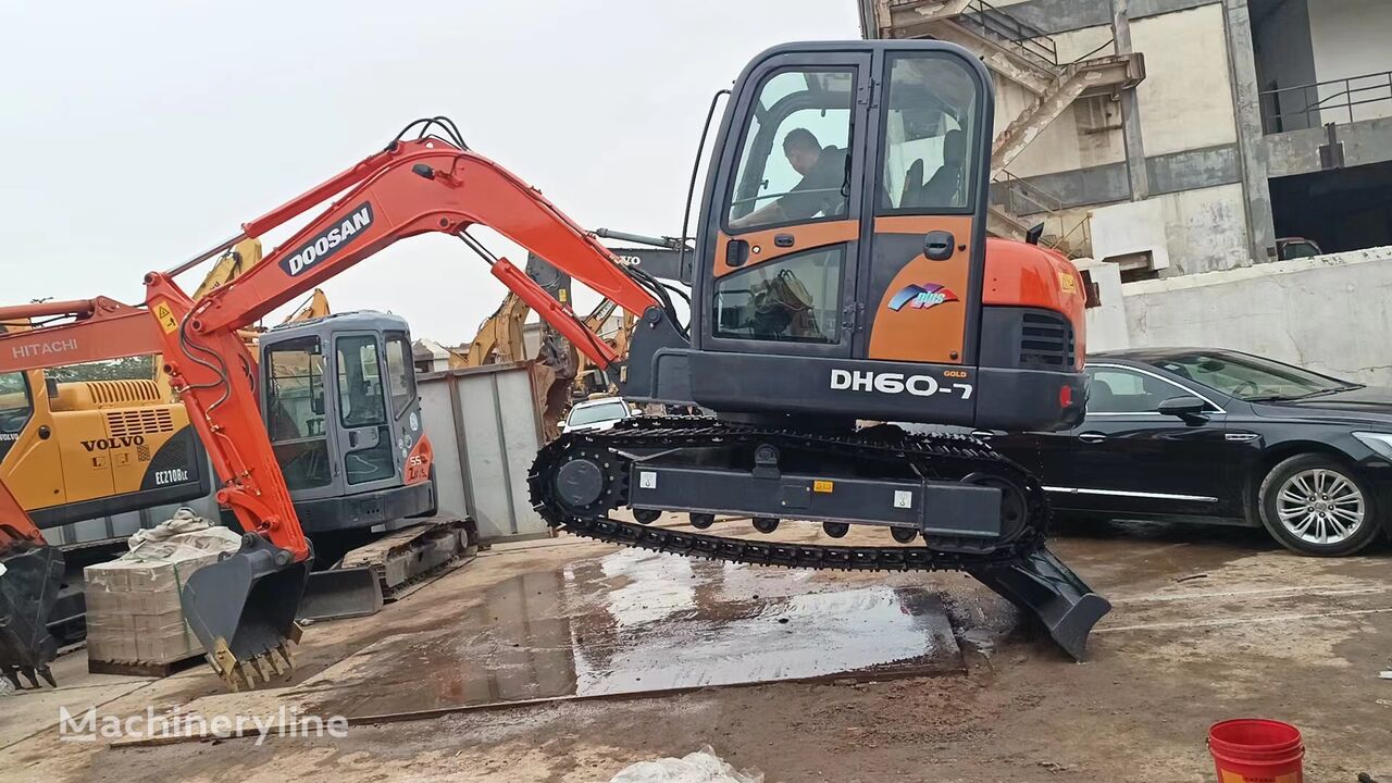 Doosan Dh Tracked Excavator For Sale China Shanghai Pw