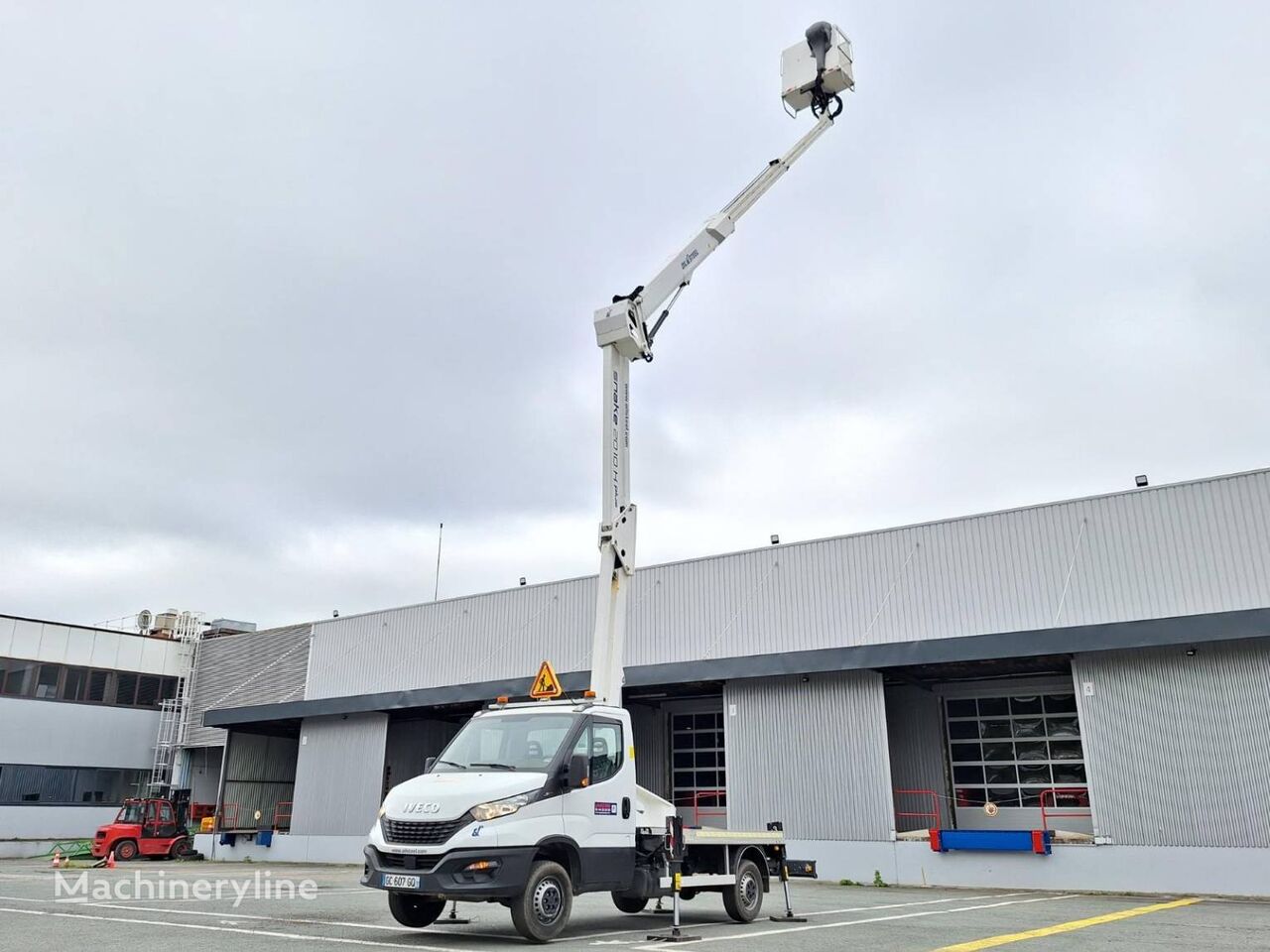IVECO DAILY bucket truck