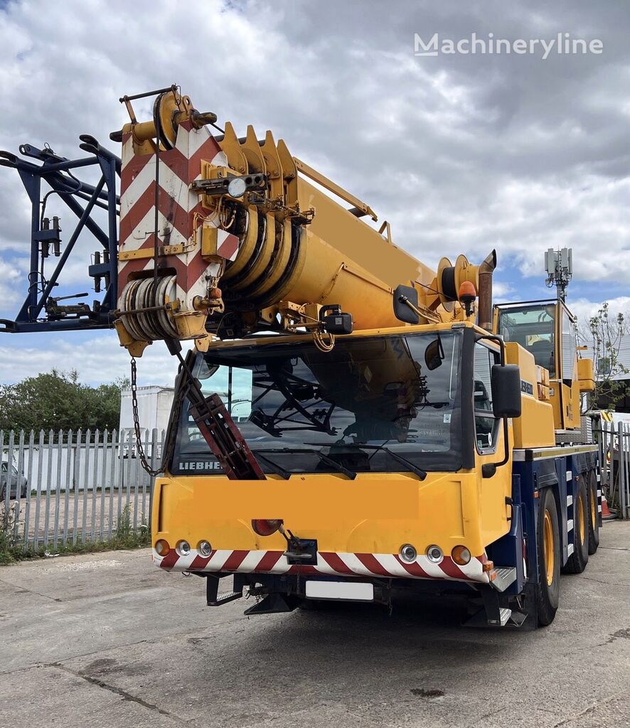 Liebherr LTM 1055/1 mobile crane