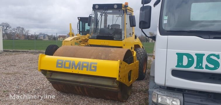 BOMAG BW213D-4 single drum compactor