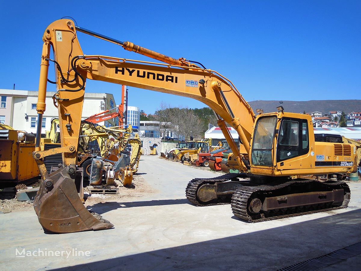 Hyundai R320NLC-7A tracked excavator