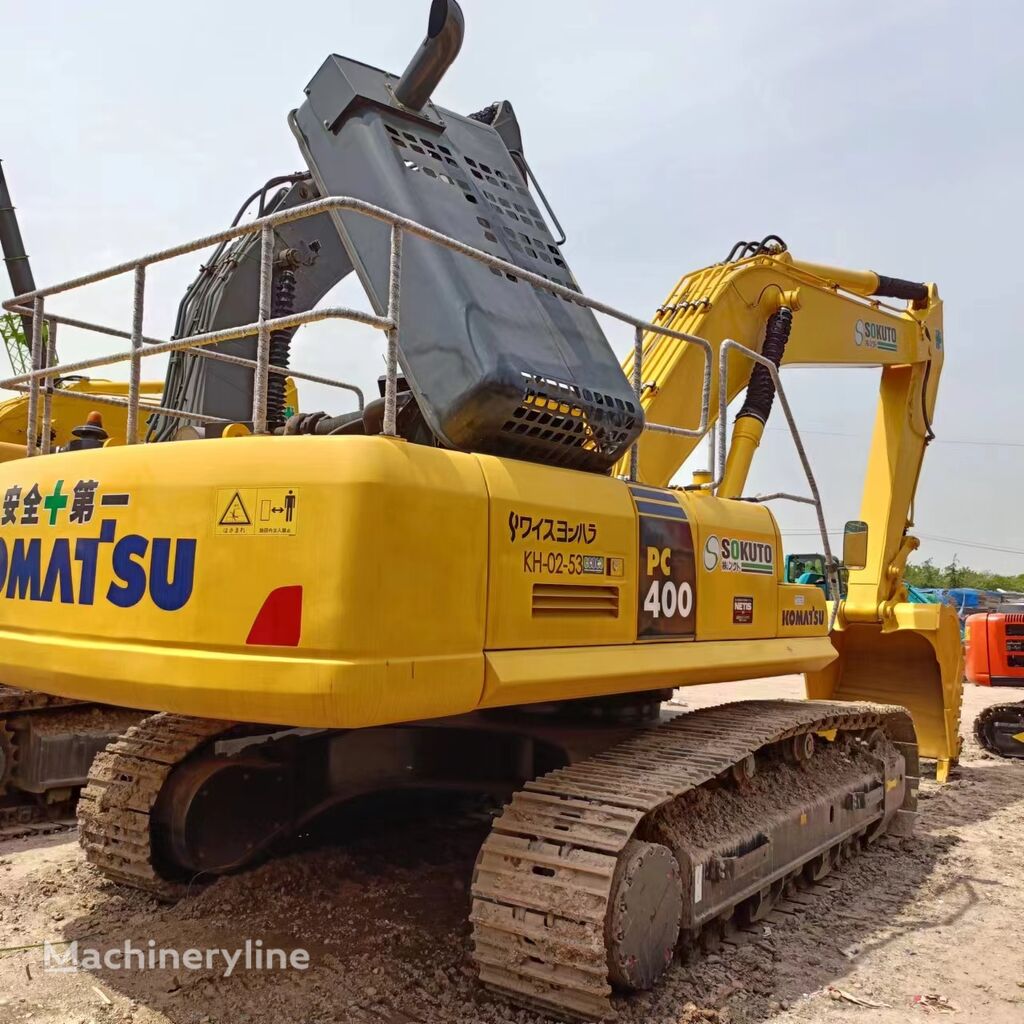 Komatsu PC400 tracked excavator