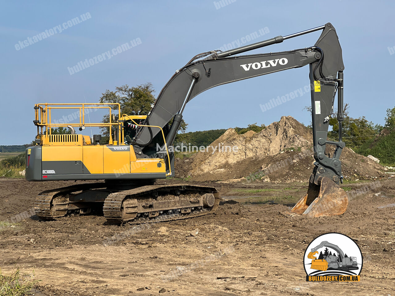 Volvo EC 300 DL tracked excavator