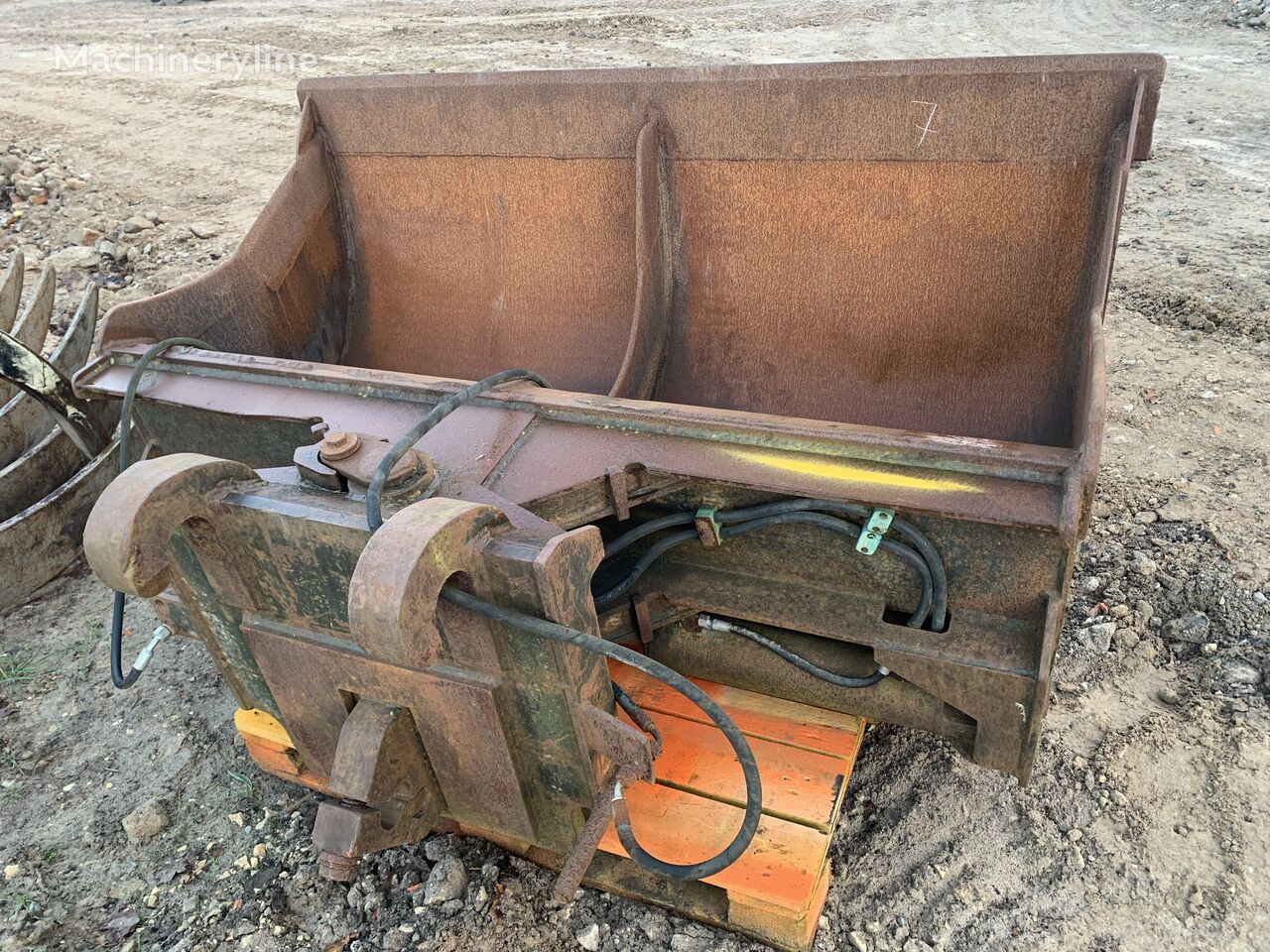 Case V70KIP excavator bucket