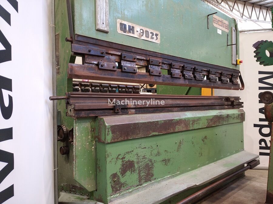 Adira QH 9025 sheet bending machine
